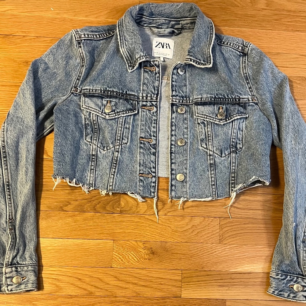 ZARA cropped distressed jean jacket (s)